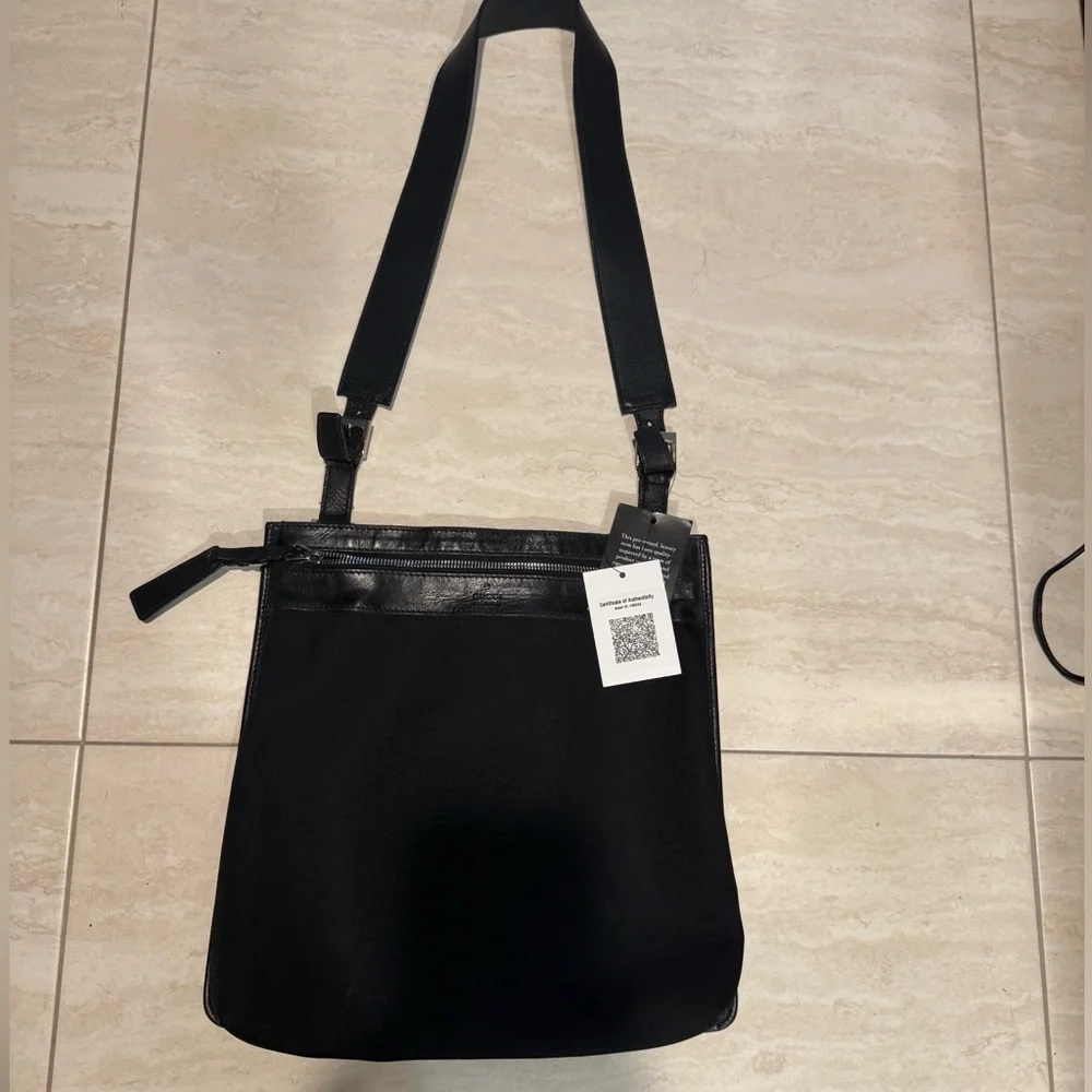 GUCCI GG Supreme Shoulder Nylon‎ Leather Trimmed Messenger 92560